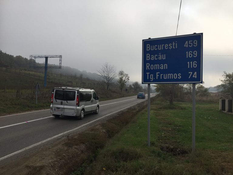 Scandal cu modernizarea europeanului spre Iași. Fisuri și crăpături în asfaltul abia turnat