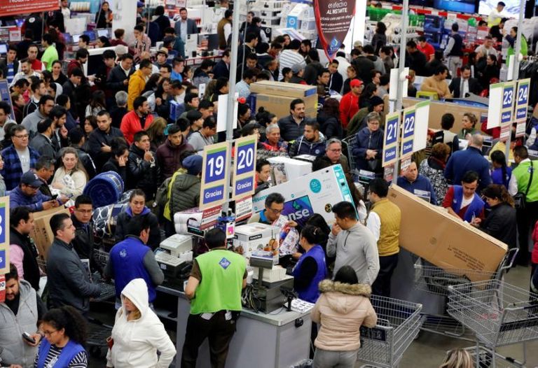 Consumul va exploda de Black Friday