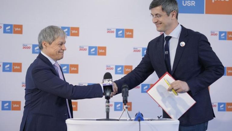Cioloș câștigă primul tur de alegeri la USRPLUS