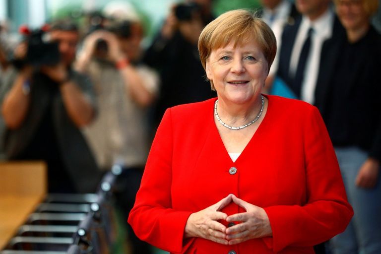 Angela Merkel, ovaționată de liderii europeni la ultimul său summit UE