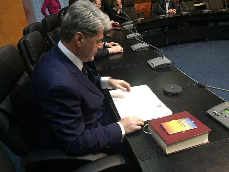 Guvernul liberal îl pune în dificultate pe noul prefect