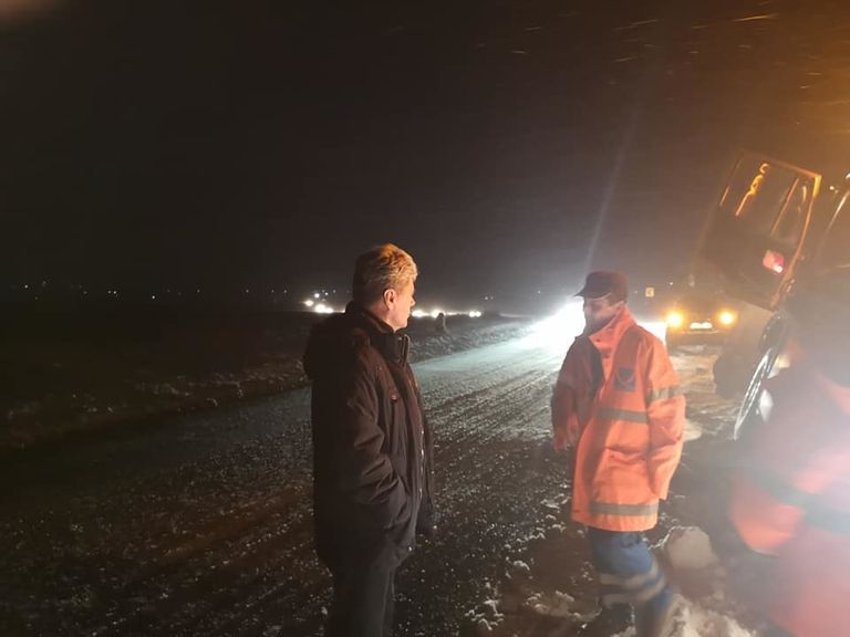 Autofreză ajunsă în șanț pe drumul Botoșani – Suceava (video)
