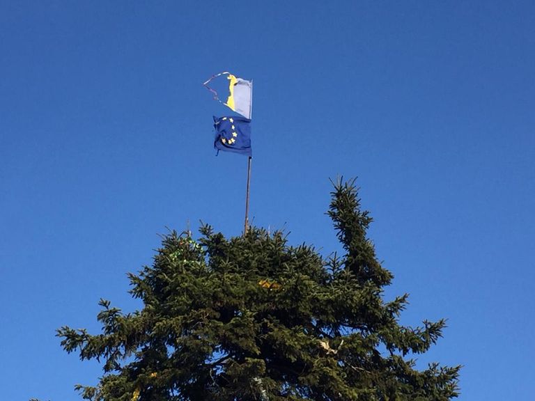 La Coțușca, drapelul devine asemănător cu al Ucrainei. De la vreme. Sau vremuri.