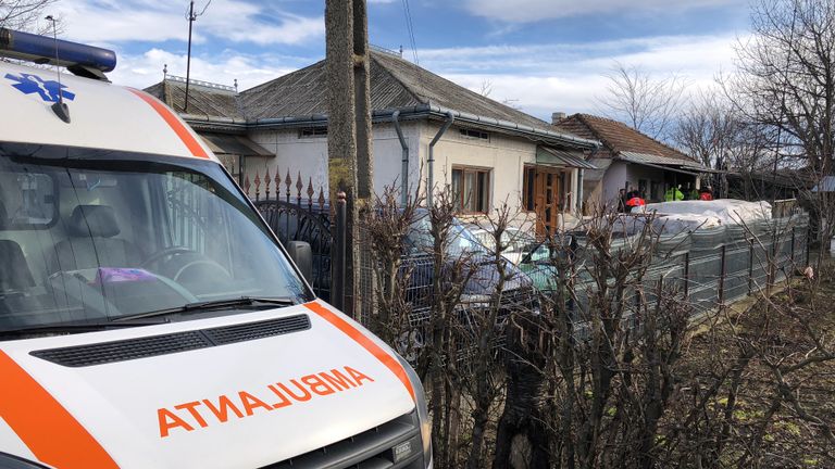 Prahova: O ambulanţă plină cu pacienţi, lovită în plin de o maşină