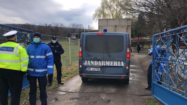 Tot mai mulți inconștienți sparg izolarea la domiciliu