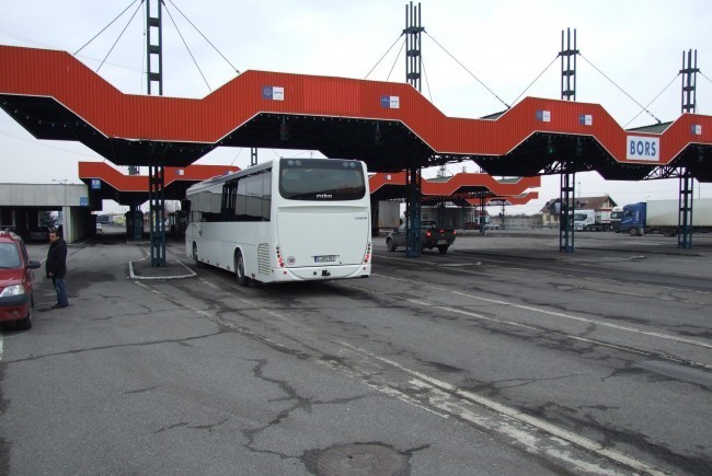Guvernul interzice transportul de persoane din și spre Italia
