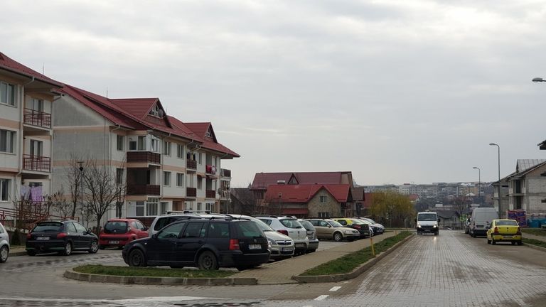 Municipalitatea va organiza licitaţii pentru rezervarea a sute de locuri de parcare