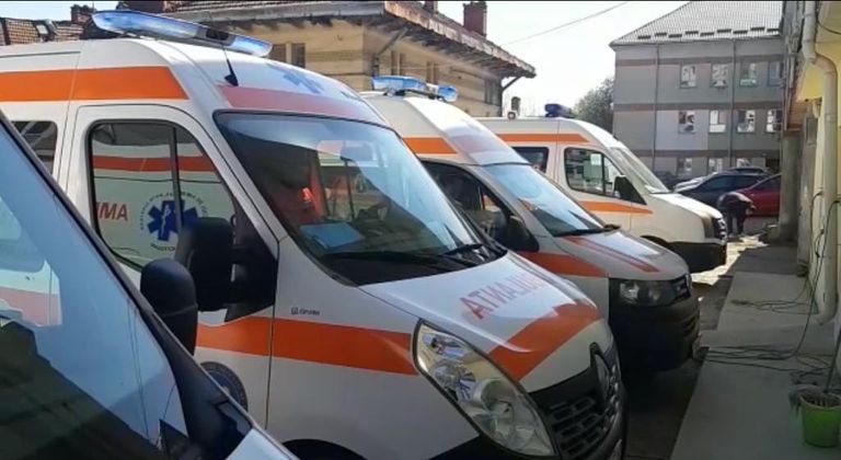Sunet de sirene la Ambulanţa Botoşani pentru un coleg decedat (video)