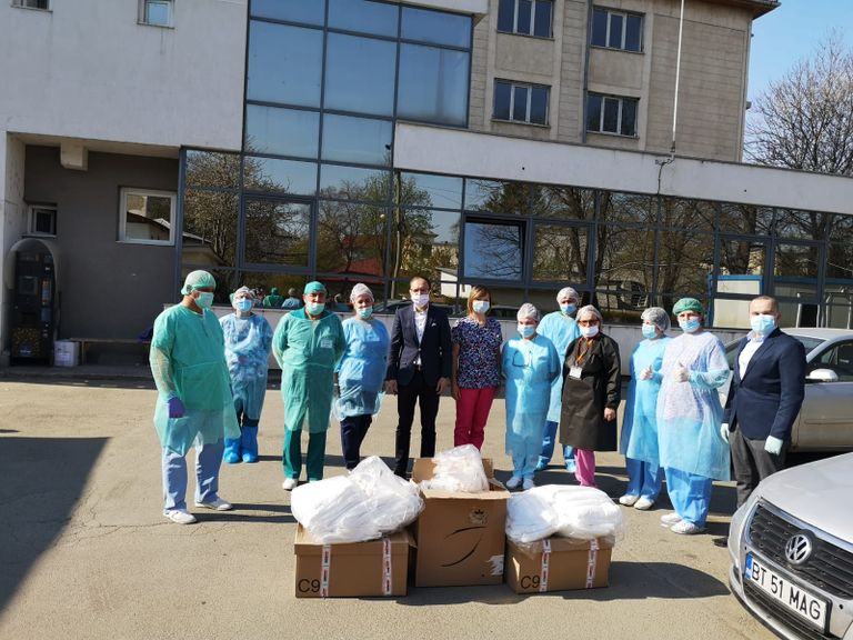 Echipamente de înaltă protecție medicală în valoare de 52.500 de lei donate salvatorilor în halate albe din Botoșani! 