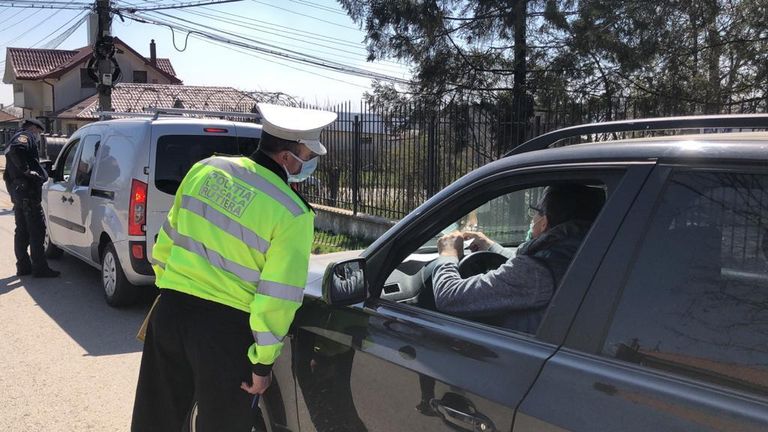 Controale și filtre organizate în trafic de polițiști
