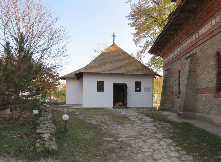Din patrimoniul Memorialului Ipotești – Bisericuța Familiei Eminovici