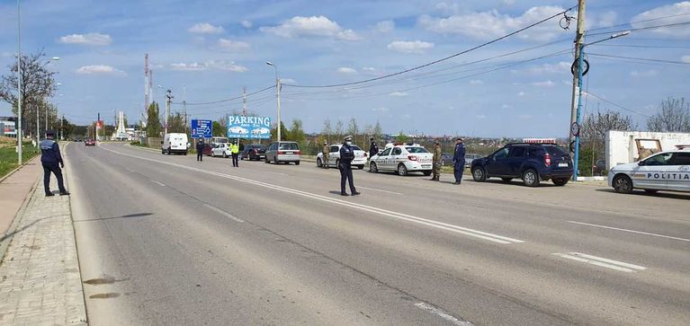 Zeci de amenzi date de jandarmi și polițiști