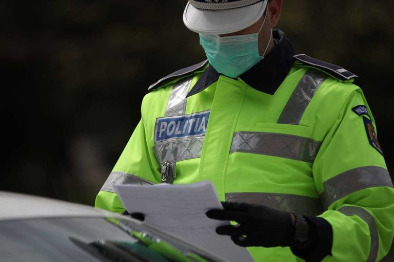 Șofer beat criță, cu permisul anulat, prins la volanul unui autoturism