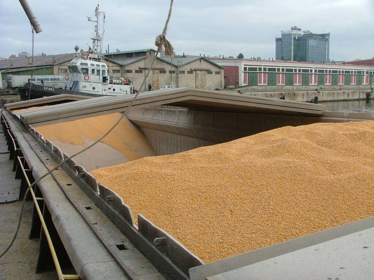 Sute de mii de tone de cereale luate de ruşi din Ucraina ca pradă de război