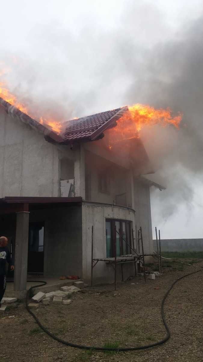 Pagube de aproape 100.000 de lei în incendiul de la Tocileni