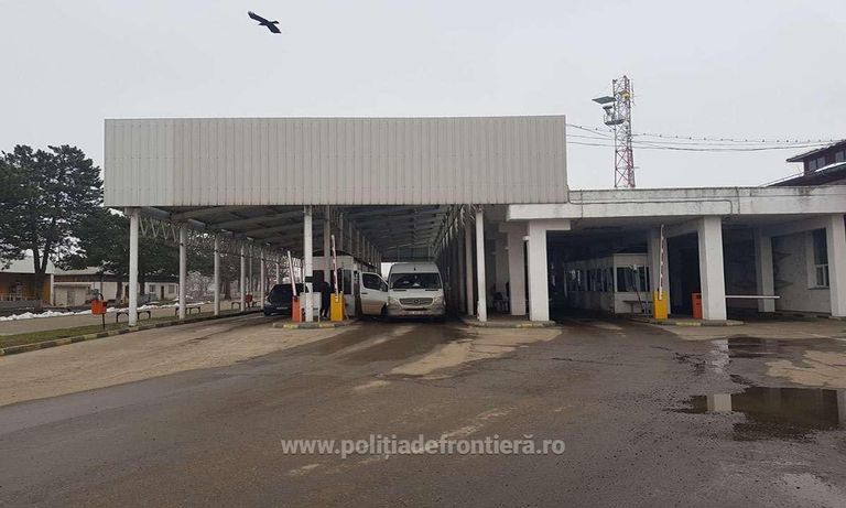 Trecere ilegală a frontierei pentru a evita izolarea la domiciliu