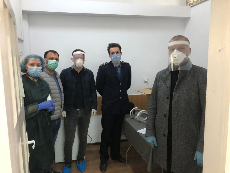 Viziere pentru angajații penitenciarului oferite de un om de afaceri