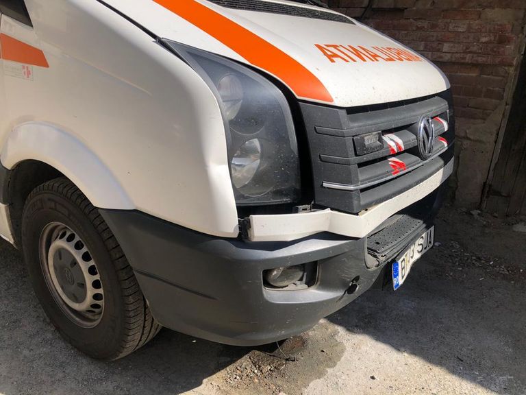 Ambulanţă scoasă din uz de o căprioară