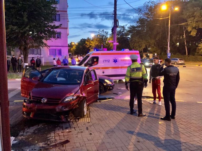Accident cu victime și mașini distruse lângă Maternitate (video)