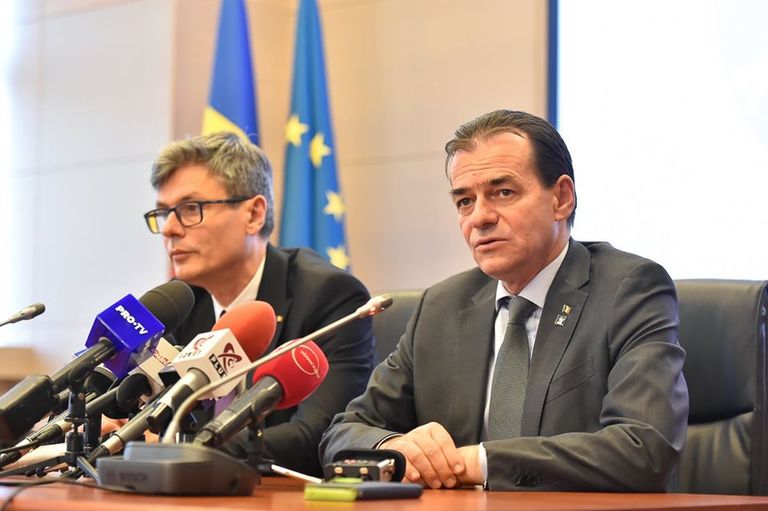Guvernul vrea să-i oblige pe români să-și facă vacanțele în țară