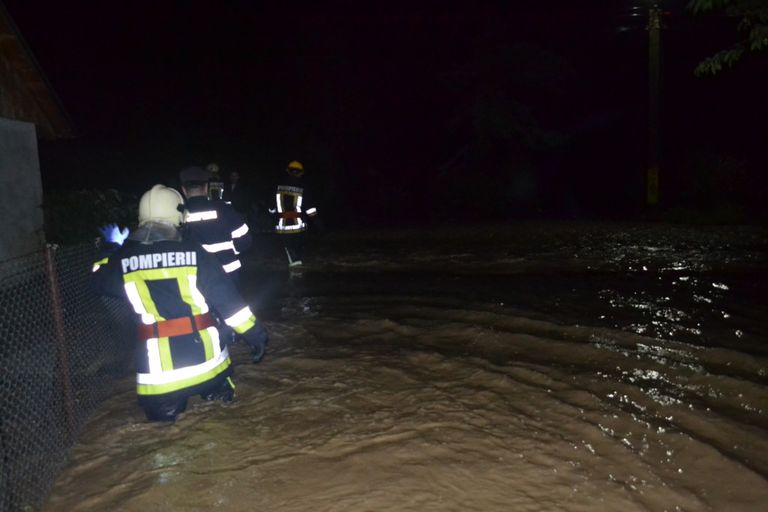 S-a reluat traficul pe drumul național 29A. ISU monitorizează Prutul
