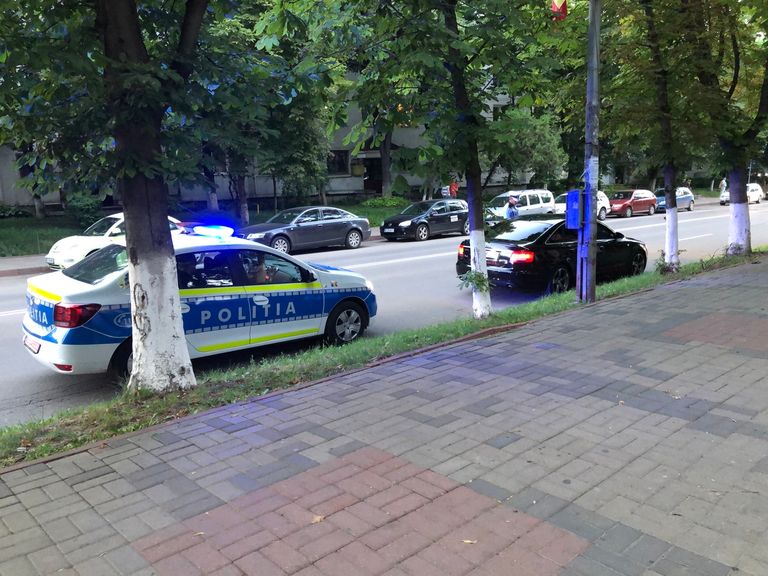 Beție la volan, în centrul orașului. Un șofer a comis-o chiar sub ochii polițiștilor