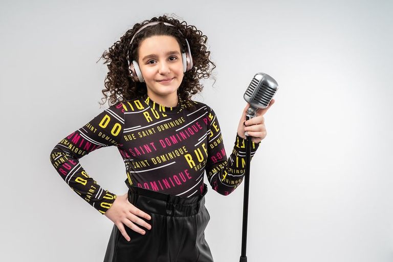 Premiu obţinut de o micuţă artistă botoşăneancă la un important concurs din Macedonia