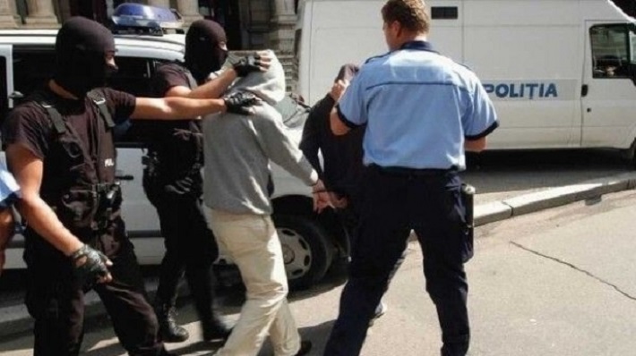 Tânăr din Săveni jefuit pe stradă. Tâlharii au ajuns în arest