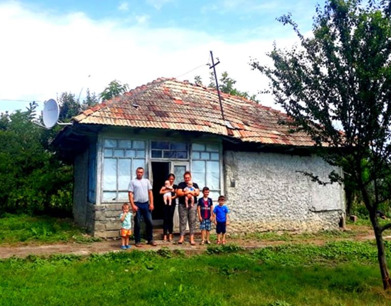 Centrul Judeţean de Voluntariat Botoşani va construi o casă pentru o familie cu şase copii