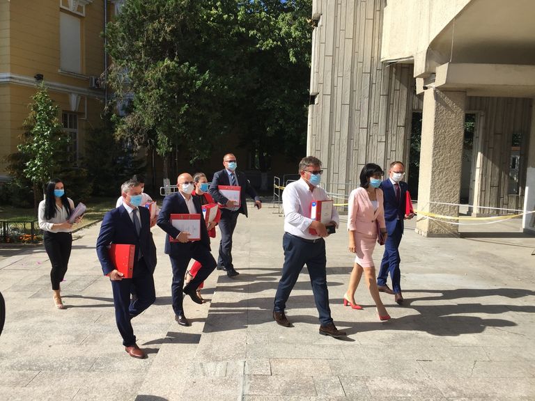 Costică Macaleți, marele absent de la depunerea candidaturilor de către PSD (video)
