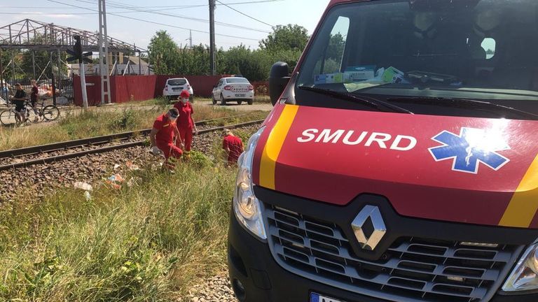 Moarte cumplită pe calea ferată. Un bărbat a fost spulberat de trenul Dorohoi-Iași