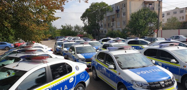 Zeci de mașini noi pentru polițiștii botoșăneni