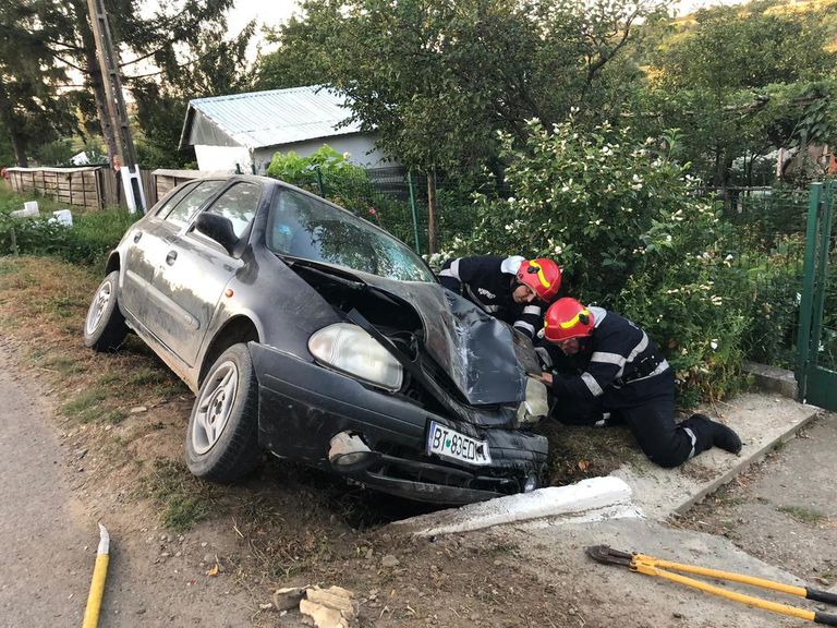Copil de doi ani accidentat grav de tatăl băut