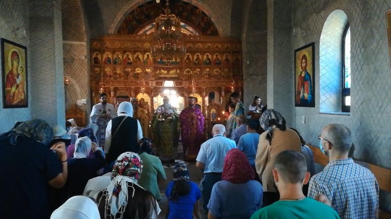 Uniţi în credinţă. Zeci de botoşăneni la hramul Bisericii “Sfântul Ioan Iacob” (video)