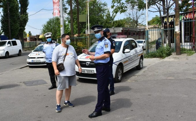 Razie a polițiștilor printre taximetriștii din gări