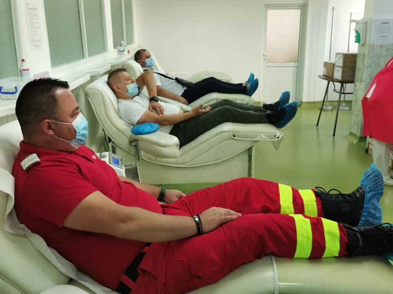 Pompierii au donat sânge pentru botoşăneni