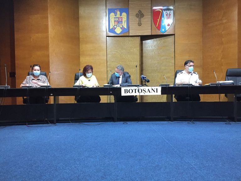 Elevii din 26 de școli botoșănene vor învăța prin rotație online și fizic în clase (lista școlilor)