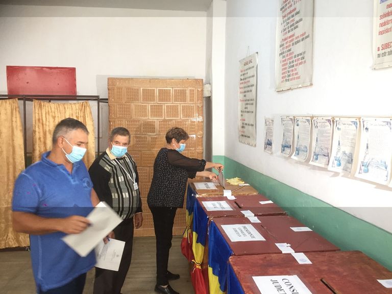 Vot masiv în comunele din județ. Prezența la vot în media națională