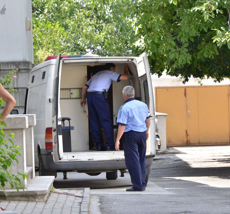 Botoșănean plasat în arest la domiciliu după o răzbunare