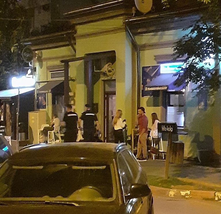 Cafenea închisă cu poliția. Administratorul amendat cu 10.000 de lei