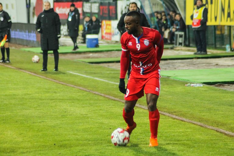 Orele lui Reagy Ofosu la FC Botoșani sunt numărate: „Nu mai pot să-l țin. E ca și plecat!”