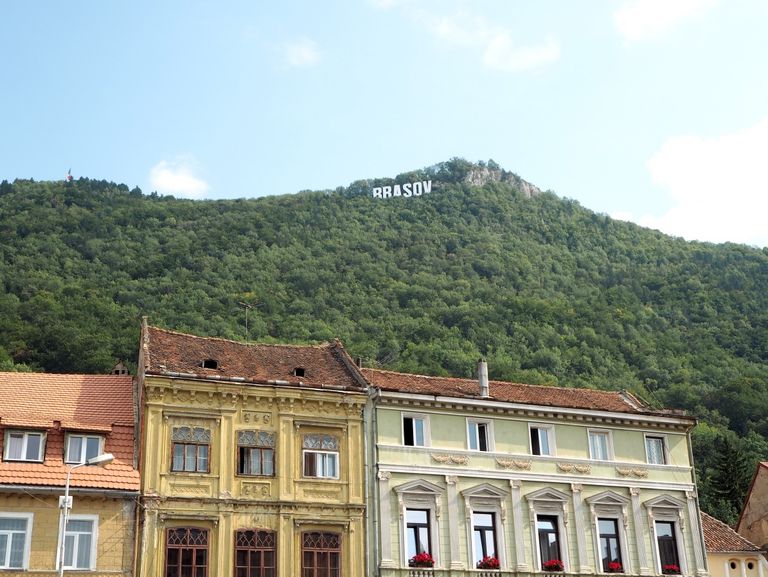 Municipiul Brașov trece în scenariul roșu după ce a fost depășită rata de infectare de 3 la mia de locuitori