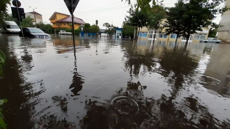 Intervenții ale pompierilor în urma ploilor abundente
