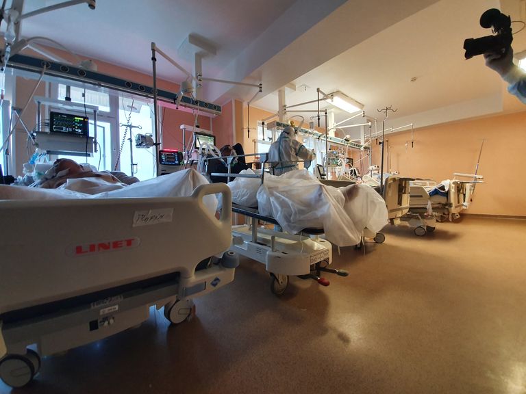 Secţia de ATI a Spitalului Judeţean este în continuare plină (video)