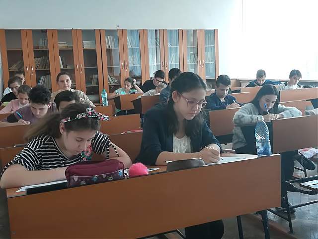 64 de elevi din Bucureşti au fost confirmaţi cu noul coronavirus până joi