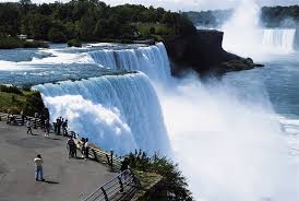 Cascada Niagara va fi iluminată în culorile drapelului românesc pe 1 Decembrie