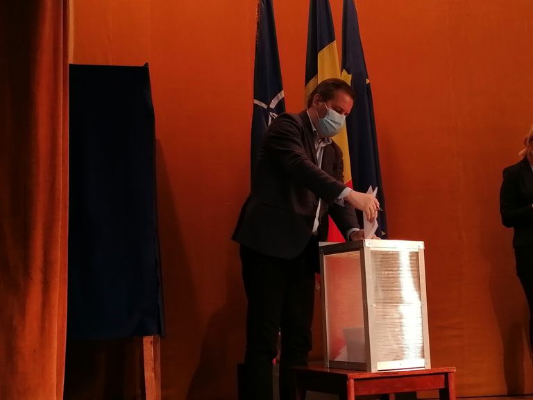 Demisie din PNL în ziua alegerilor parlamentare