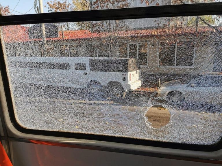 Incident şocant în Bucureşti: Un bărbat a tras cu pistolul într-un tramvai