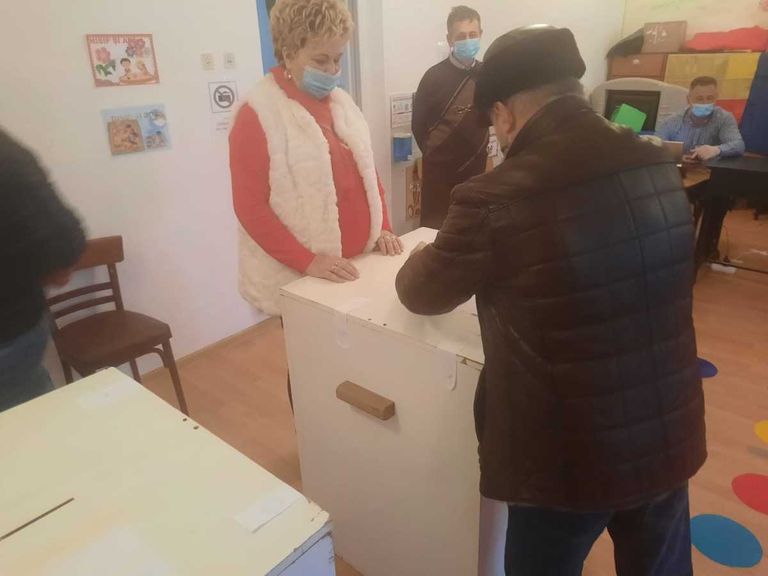 Partide cu nicio sută de votanți la parlamentare