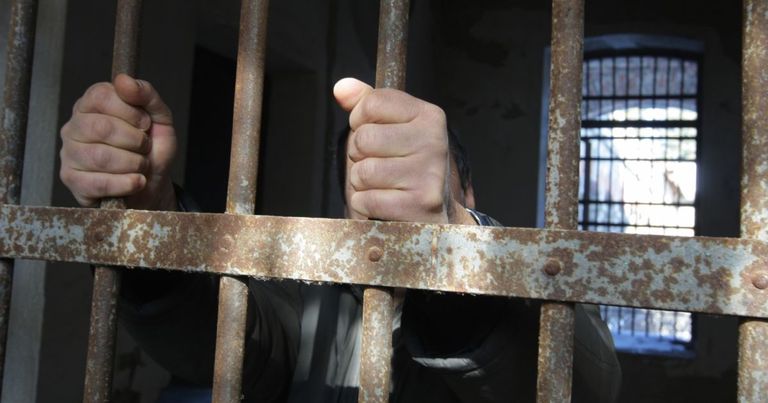 Violator condamnat la şase ani de închisoare